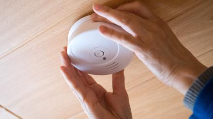 So sehen Rauchmelder manchmal aus. Der Multisensor Plus mit seinen neuen Funktionen ist aber bestimmt sehr viel schicker.