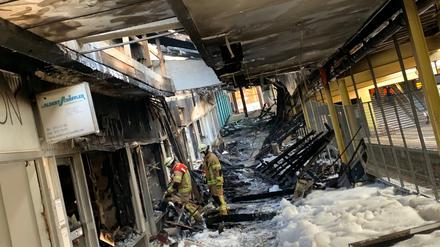 Die nördliche Ladenpassage am U-Bahnhof Onkel Toms Hütte: Ein Bild der Zerstörung bot sich nach dem Großbrand im November 2020.