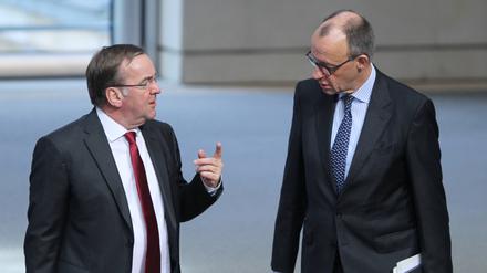 Neuer Kanzler, alter Verteidigungsminister – Friedrich Merz (r.) und Boris Pistorius bestimmen nun die deutsche Sicherheitspolitik.