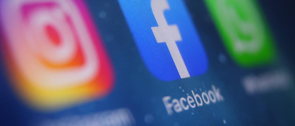 Meta-Apps auf einem Smartphone. (zu dpa: «Verstoß gegen EU-Regeln? Ermittlungen gegen Facebook und Instagram») Foto: Karl-Josef Hildenbrand/dpa +++ dpa-Bildfunk +++