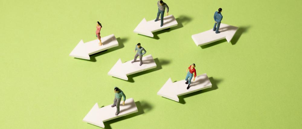 In welche Richtung soll es gehen? In der Politik wird darum auf offener Bühne gerungen.