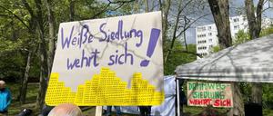 Kundgebung in der Weißen Siedlung, Neukölln, am 20. April 2023