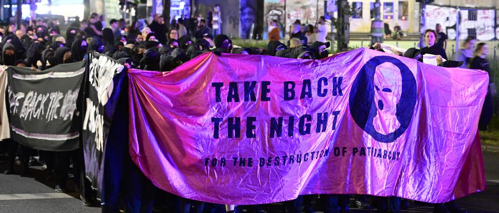 Teilnehmerinnen der queerfeministischen Demonstration „Take Back The Night“.