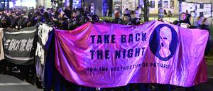 Teilnehmerinnen der queerfeministischen Demonstration „Take Back The Night“. 