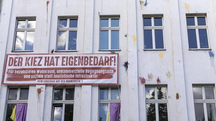 Die Oranienstraße in Berlin, zwischen Gentrifizierung und Tradition. 