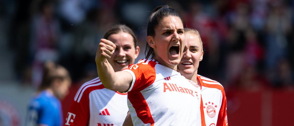 Womöglich jubeln die Fußballerinnen des FC Bayern bereits am Freitag. Sollte Wolfsburg patzen, wären die Münchnerinnen vorzeitig Meister.