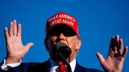 FREELAND, MICHIGAN - MAY 1: Republican presidential candidate, former U.S. President Donald Trump speaks during a rally on May 1, 2024 at Avflight Saginaw in Freeland, Michigan. Saginaw County is considered a swing county in Michigan and was the site of a September 2020 campaign visit by Trump.   Nic Antaya/Getty Images/AFP (Photo by Nic Antaya / GETTY IMAGES NORTH AMERICA / Getty Images via AFP)