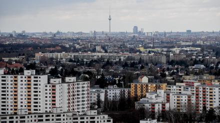 Blick von der Gropiusstadt auf Berlin. 