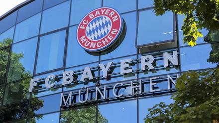 Büro zu besetzen. Die Bayern suchen weiter nach einem neuen Trainer.