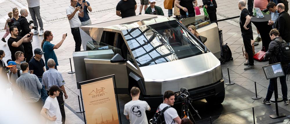 Cybertruck in der „Mall of Berlin“