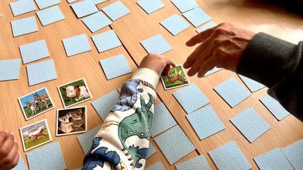 Auch Memory-Spielen gehört zur Sprachförderung.