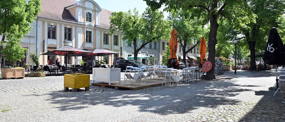 Potsdam, 30.04.2024, Lokales, Dortustraße, Dortustrasse, Gastronomie, Leere Außenbereiche, Aussenbereiche, Gastro