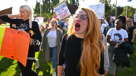 Zehntausende Menschen demonstrierten am vergangenen Wochenende gegen Gewalt gegen Frauen.