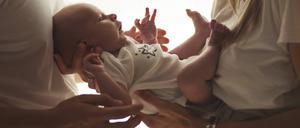 Junge Eltern müssen sich rund um ihren Nachwuchs um einiges kümmern.