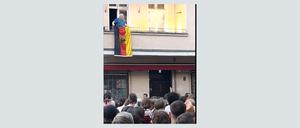 Böllerexplosion auf dem Balkon des 87-Jährigen.