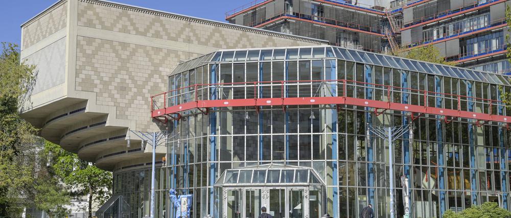 Das Mathegebäude der TU Berlin hatte letztes Jahr einen großen Wasserschaden, noch immer sind manche Gebäuteteile nicht benutzbar.