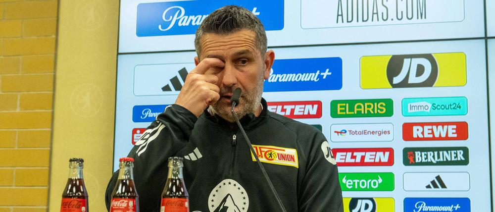 Bleibt er oder bleibt er nicht? Unions Trainer Nenad Bjelica.