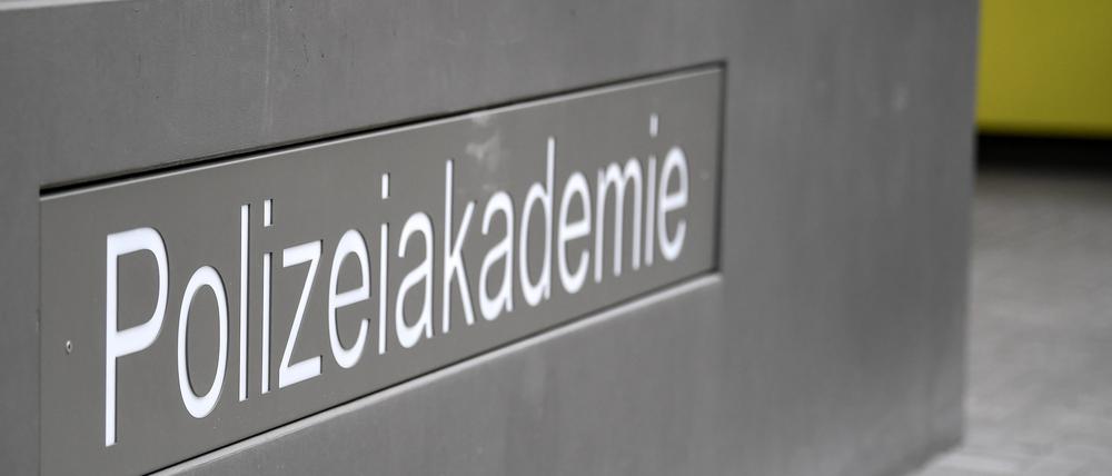 Eingangschild Polizeiakademie.