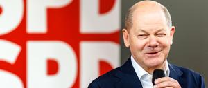 Bundeskanzler Olaf Scholz (SPD) spricht zum Europa-Wahlkampfauftakt seiner Partei auf einem Bürgerdialog der SPD Lüneburg. 