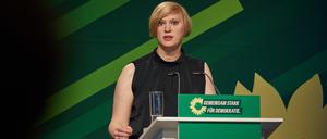 Nina Stahr (Bündnis90/Die Grünen), Landesvorsitzende, spricht bei der Landesdelegiertenkonferenz ihrer Partei im Estrel Convention Center. Thema ist insbesondere ein konsequenteres Vorgehen gegen rechtsextremes Gedankengut. 