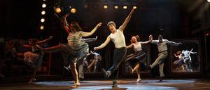 Szene aus dem Musical „Ku’damm 59“ im Theater des Westens mit Celia dos Santos und Mathias Reiser.