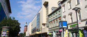 Karstadt-Warenhaus in der Altstadt von Berlin-Spandau.