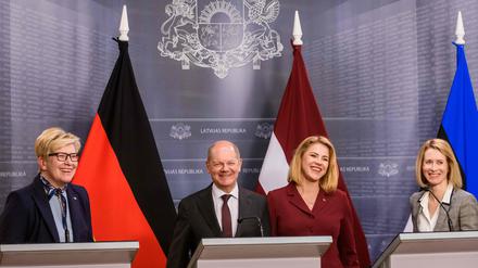 Politische Rollenspiele: Ausnahmsweise ist Olaf Scholz als männlicher Regierungschef in der Minderheit.