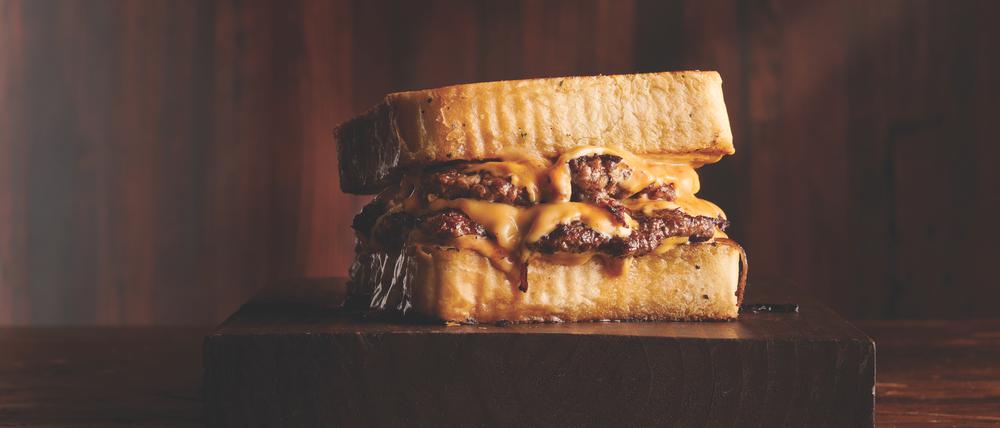 für Genuss:Buch "Textur über Geschmack" von Joshua Weissman. Credit: Fotos: © DK Verlag/Ralph Smith Studios / Rezepte: Joshua Weissman