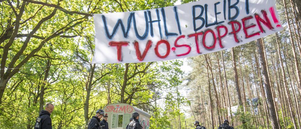 Mit einem Protestcamp im Wald machten Kritiker der TVO auf die mit dem Straßenbau verbundene Waldzerstörung aufmerksam.