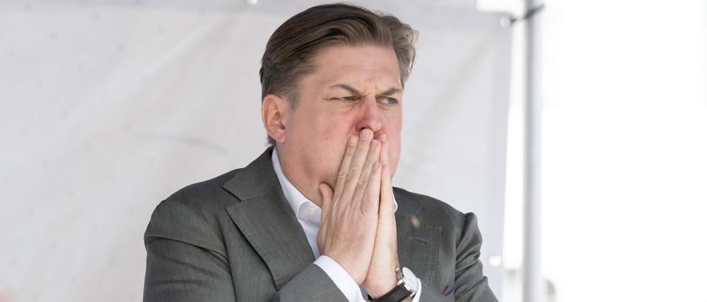 AfD-Spitzenkandidat Maximilan Krah auf einer Wahlkampfveranstaltung seiner Partei auf dem Neumarkt in Sachsen.