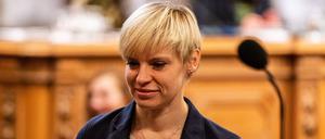 Die AfD-Politikerin Olga Petersen bei einer Bürgerschaftssitzung in Hamburg (Archivbild vom 15.12.2022).