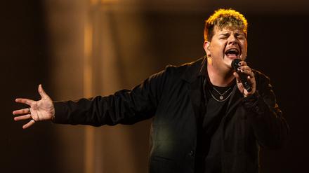 Isaak aus Deutschland performt den Song «Always On The Run» bei den Proben für das erste Halbfinale.