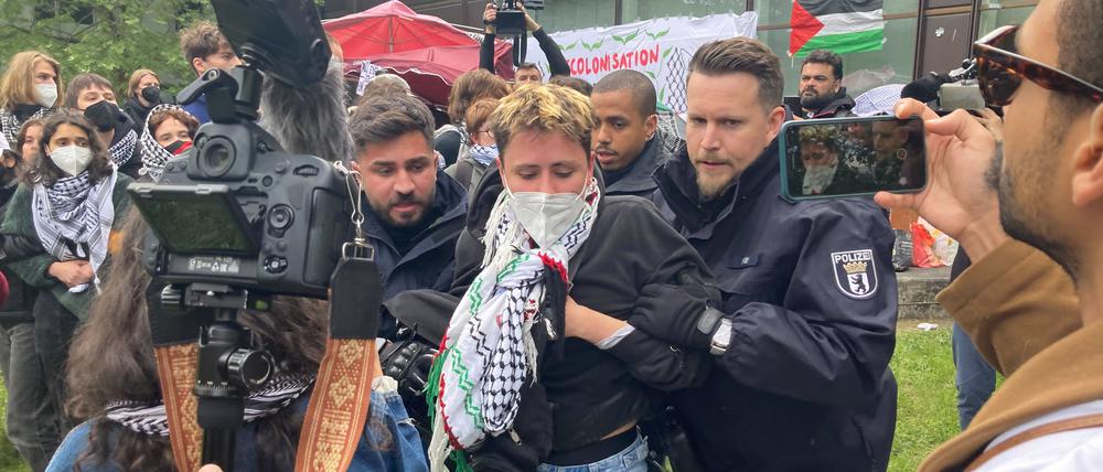 Räumung des Protestcamps an der FU.