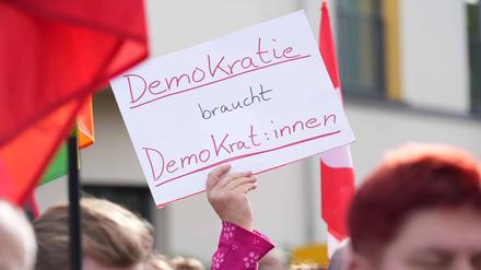Demokratie braucht Demokraten. Das Strafrecht wird nicht lange helfen.