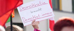 Wegen der zunehmenden Gewalt gegen Politiker soll über Strafrechtsänderungen debattiert werden. Das sei aber laut Richterbund nicht die Lösung.