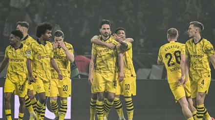 Dortmunder Torjubel nach dem Treffer von Mats Hummels in Paris.