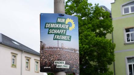 In Sachsen werden vermehrt Plakatier-Teams angegriffen.