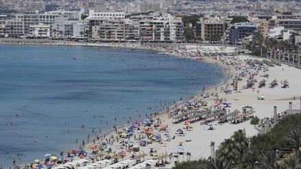 Deutscher Urlauber fällt aus Hotelzimmer auf Mallorca und stirbt (Symbolbild). 