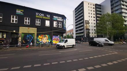 Der Kit Kat Club und seine Anwohner in Berlin.