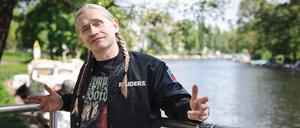 Ein Spaziergang mit dem Musiker und Rapper Romano (bürgerlich Roman Geike) durch seinen Heimatbezirk Berlin-Köpenick anlässlich des neuen Songs für die S-Bahn Berlin. Interview: Constanze Nauhaus