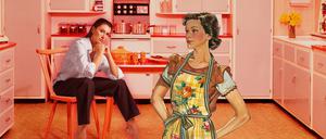 Moderne Frau und 50er-Jahre-Rollenbild.