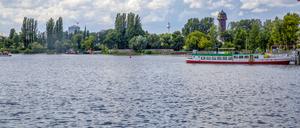 Der Rummelsburger See hat dank der Spree immer genug Wasser, aber Baden ist verboten.