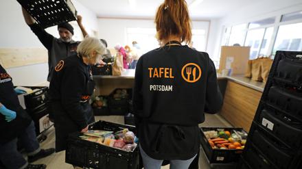Derzeit läuft bei der Potsdamer Tafel fast alles über die zentrale Ausgabestelle in der Drewitzer Straße.
