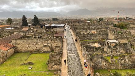 Pompeji vom höchsten Punkt aus betrachtet, vom Torre di Mercurio. 