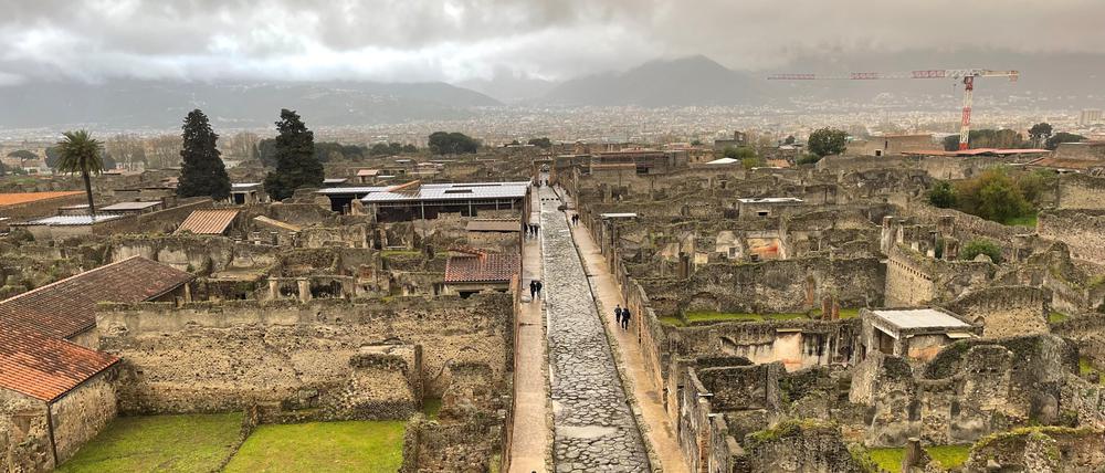 Pompeji vom höchsten Punkt aus betrachtet, vom Torre di Mercurio. 