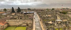 Pompeji vom höchsten Punkt aus betrachtet, vom Torre di Mercurio. 