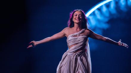 Eden Golan aus Israel tritt mit dem Titel «Hurricane» auf der Bühne des Eurovision Song Contest (ESC) 2024 im zweiten Halbfinale in der Malmö Arena auf. 