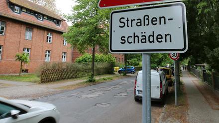 Breitscheidstraße Potsdam. Rudolf-Breitscheid-Straße Potsdam. Straßenschäden zwischen Bebelstraße und Stadtgrenze.