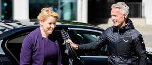 Franziska Giffey (SPD), Berliner Senatorin für Wirtschaft, Energie und Betriebe, mit Personenschützer.