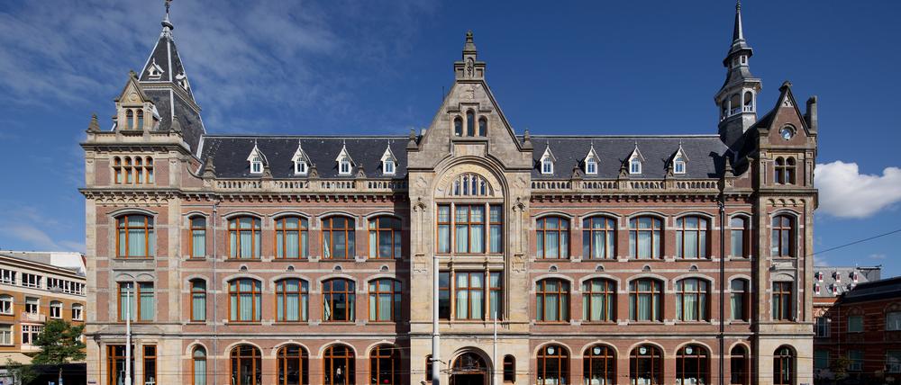 Prachtvolle Backsteinfassade: das Conservatorium Hotel.